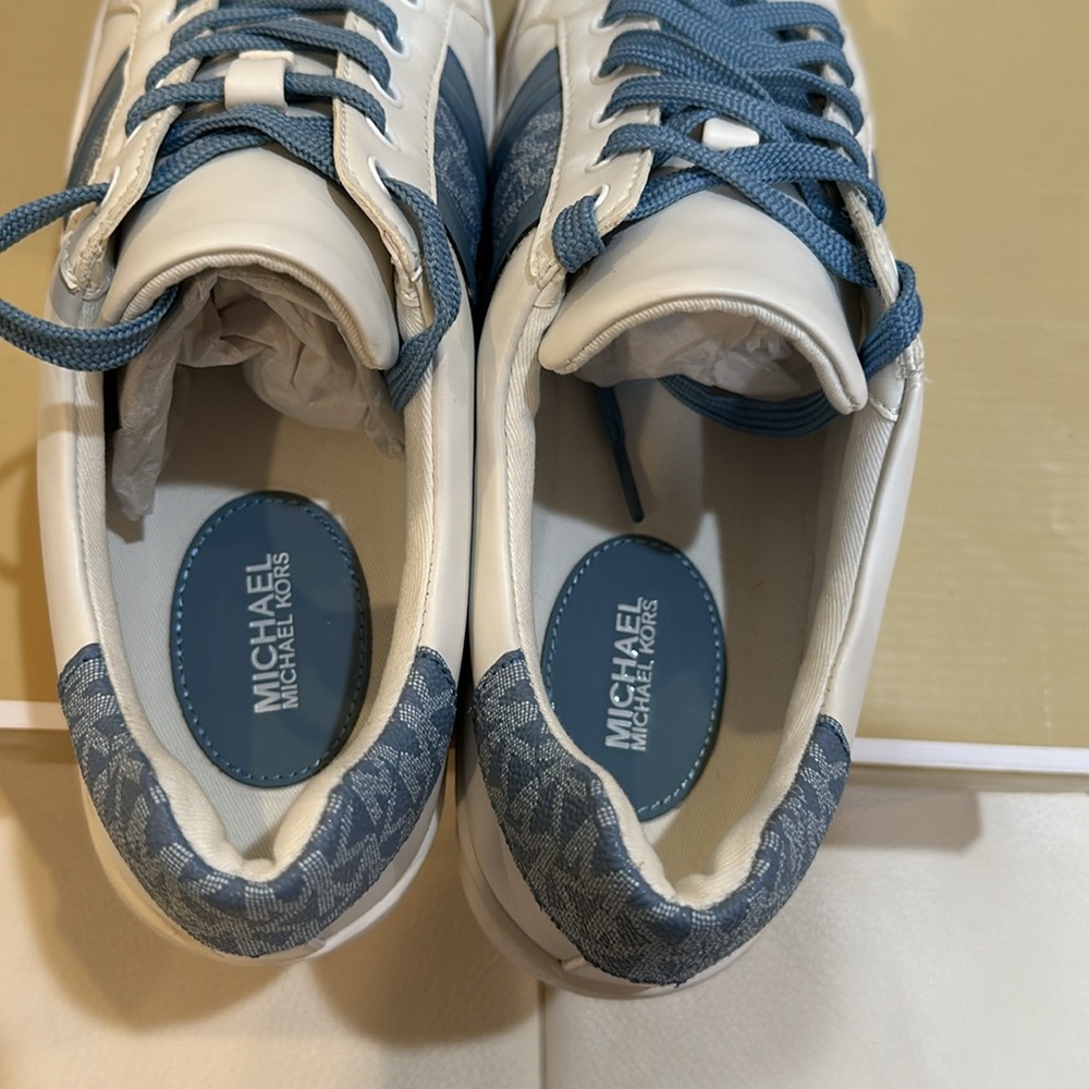 Michael Kors Poppy Leather and Logo Stripe Sneaker in Size 8.5 with Box - Picture 8 of 11